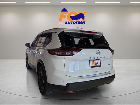 Used 2025 Nissan Rogue SV w/ SV Premium Package AWD/4WD image 3