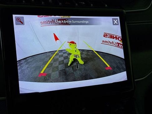 Used 2023 Jeep Grand Cherokee L Limited w/ Black Appearance Package image 7