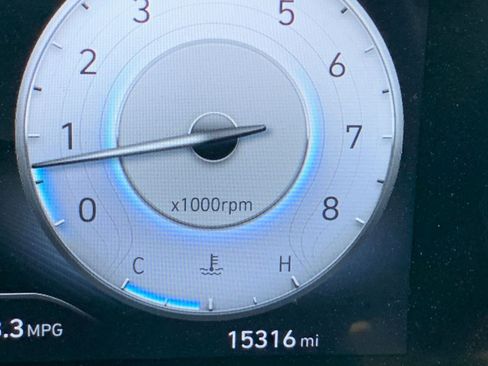 Used 2025 Hyundai Elantra SEL image 38