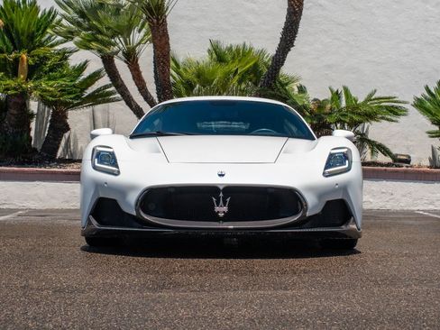 Used 2022 Maserati MC20 Coupe RWD image 2