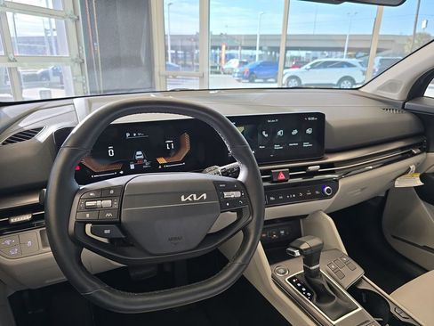 Used 2026 Kia Sportage EX image 17