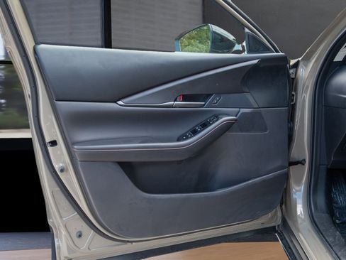 New 2024 MAZDA CX-30 Carbon image 13