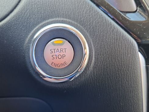 Used 2020 Nissan Pathfinder SV FWD image 22
