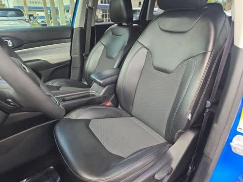 Used 2022 Jeep Compass Latitude FWD image 18