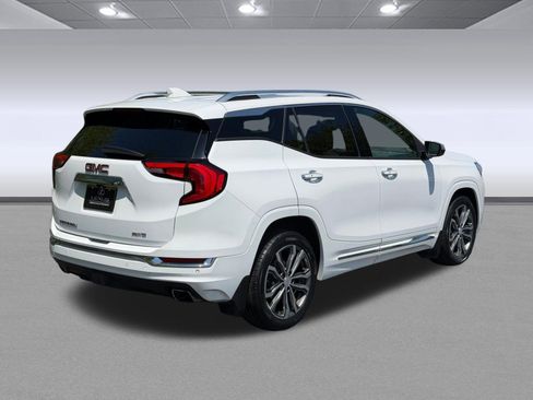 Used 2018 GMC Terrain Denali w/ GMC Pro Grade Package AWD/4WD image 8