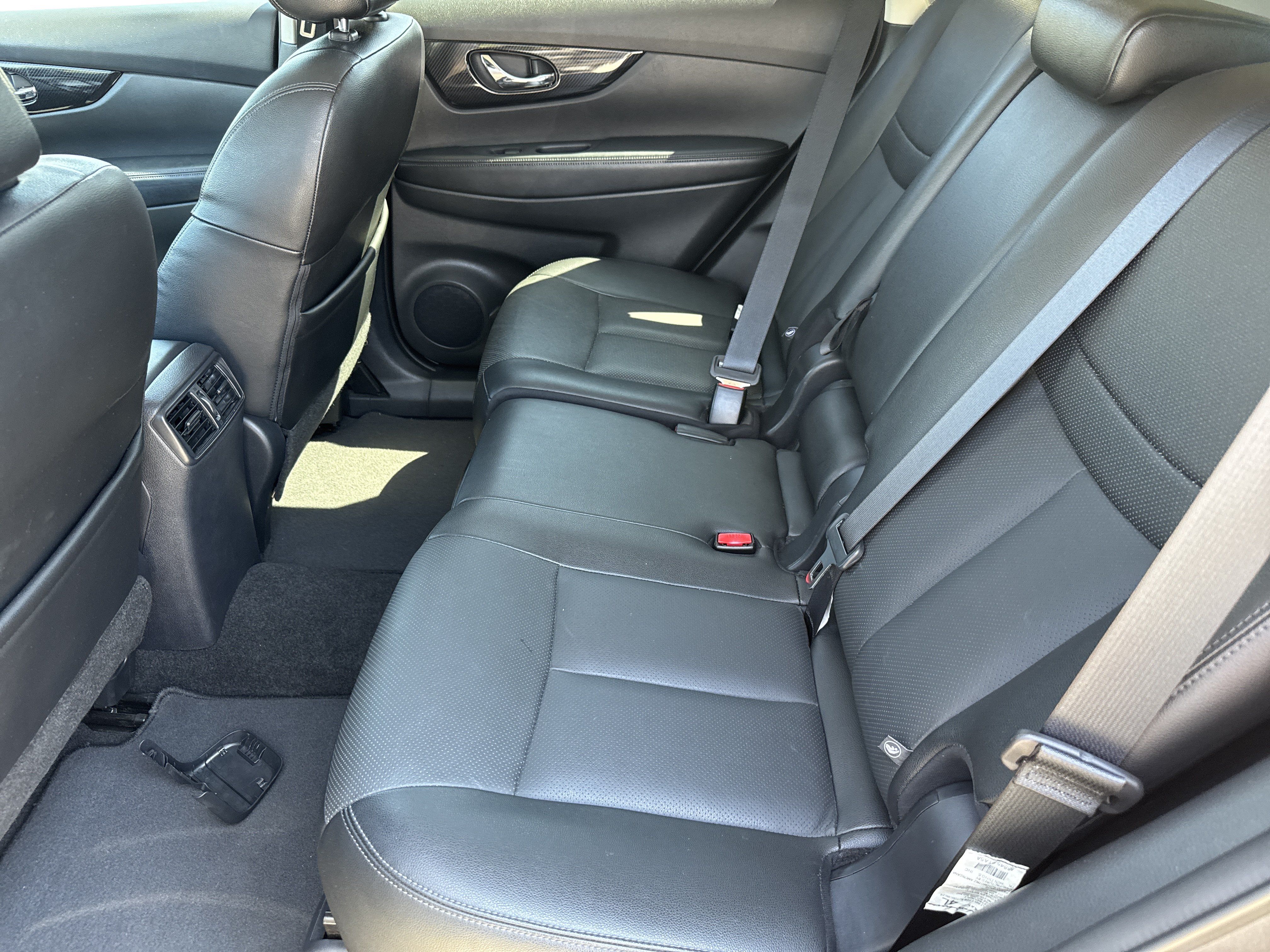 Used 2017 Nissan Rogue SL w/ SL Premium Package FWD image 11