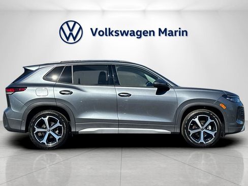 New 2025 Volkswagen Tiguan SE image 6