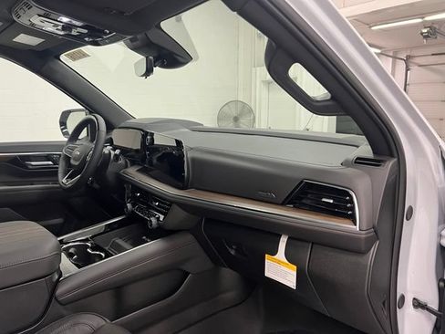 New 2026 Chevrolet Tahoe High Country AWD/4WD image 23