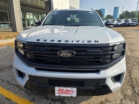 New 2026 Ford Expedition Platinum AWD/4WD image 2