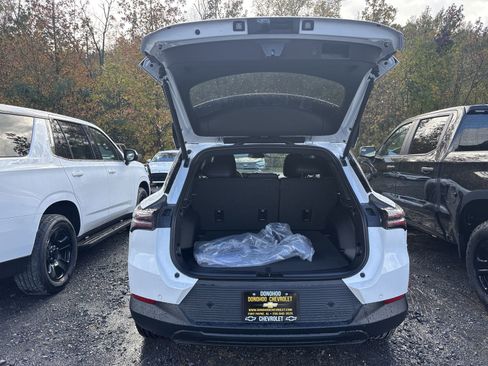 New 2026 Chevrolet Equinox EV LT image 25