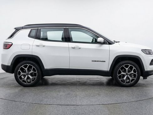 Used 2025 Jeep Compass Limited AWD/4WD image 11