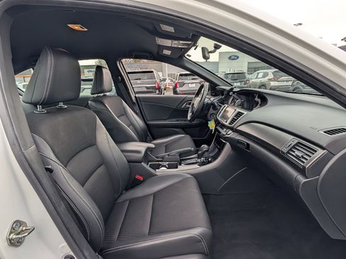 Used 2016 Honda Accord Sport image 5