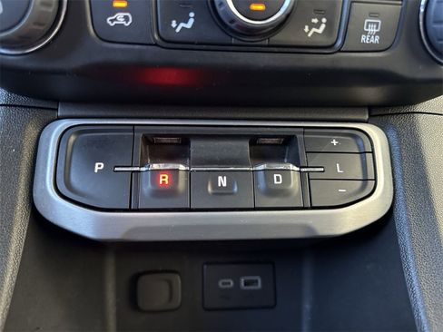 Certified 2023 GMC Acadia SLE image 15