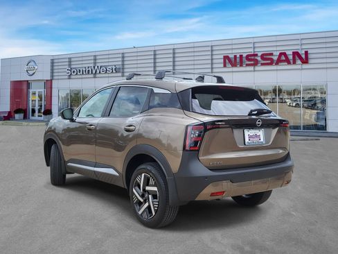 New 2026 Nissan Kicks SV FWD image 7
