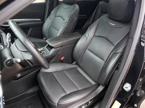 Used 2021 Cadillac XT4 Premium Luxury image 7