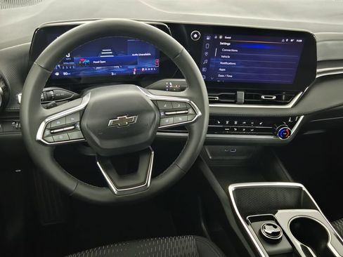 New 2026 Chevrolet Equinox LT w/ Midnight Edition FWD image 29