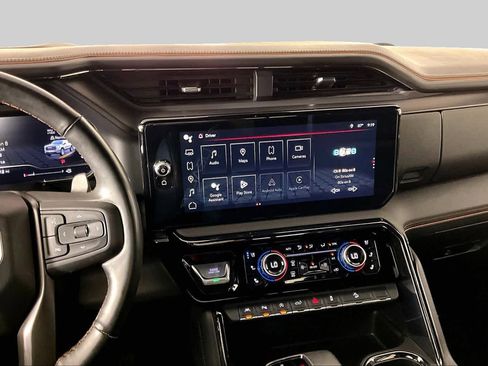 Certified 2024 GMC Sierra 1500 AT4 w/ AT4 Premium Package AWD/4WD image 7