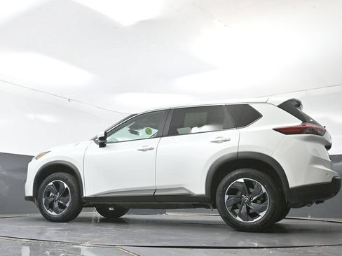 Used 2025 Nissan Rogue SV AWD/4WD image 53