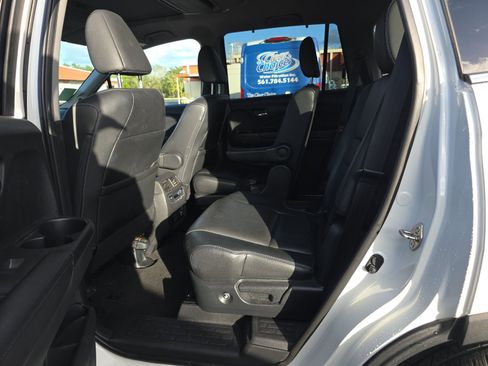 Used 2019 Honda Pilot Touring image 4