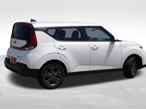 Used 2020 Kia Soul EX FWD image 4