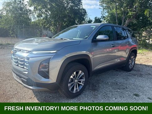 Used 2026 Chevrolet Equinox LT FWD image 5