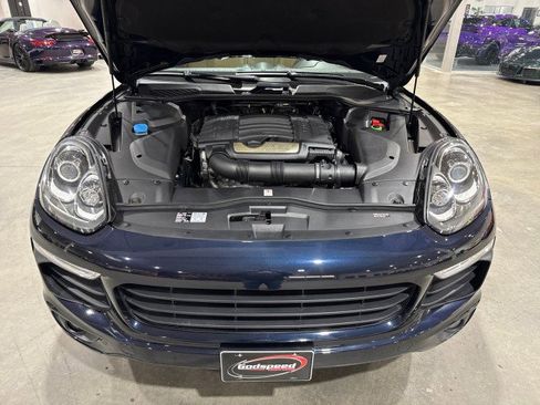 Used 2016 Porsche Cayenne image 19
