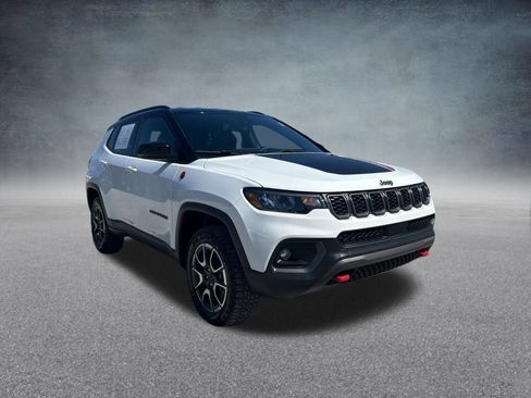 Certified 2024 Jeep Compass Trailhawk image 2