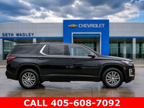 Used 2023 Chevrolet Traverse LT w/ Rear Camera Mirror Package AWD/4WD image 8
