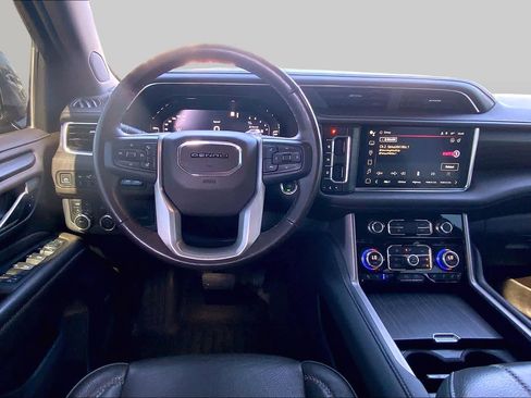 Used 2022 GMC Yukon XL Denali AWD/4WD image 6