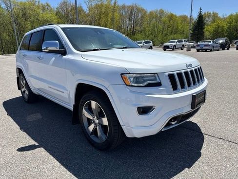 Used 2016 Jeep Grand Cherokee Overland w/ Advanced Technology Group AWD/4WD image 3