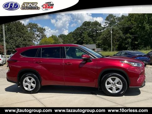 Used 2020 Toyota Highlander LE AWD/4WD image 8
