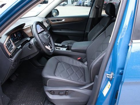 Certified 2025 Volkswagen Atlas SE image 11