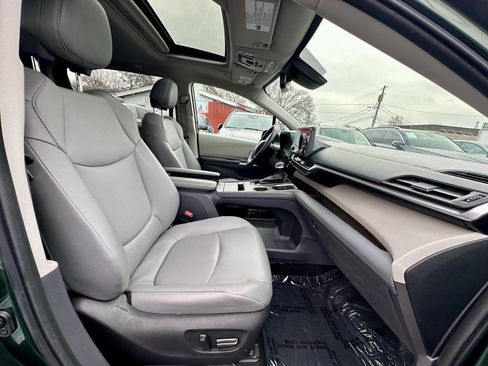 Used 2022 Toyota Sienna XLE image 16