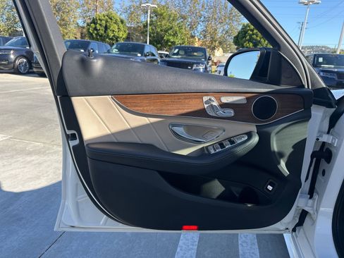 Used 2020 Mercedes-Benz C 300 Sedan image 10