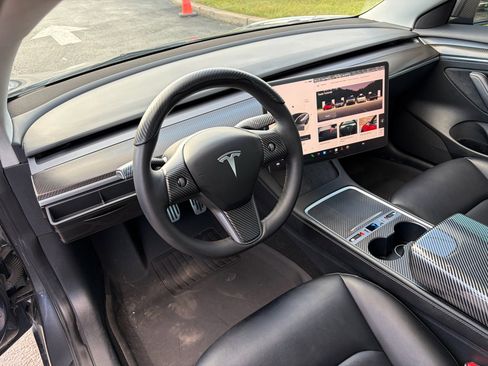 Used 2023 Tesla Model 3 Standard Range image 18