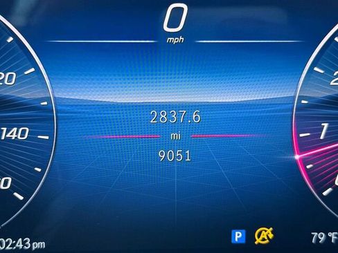 Used 2025 Mercedes-Benz E 350 Sedan image 32