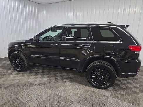 Used 2020 Jeep Grand Cherokee Altitude image 4