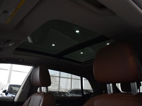 Used 2022 Audi Q8 Premium Plus image 38