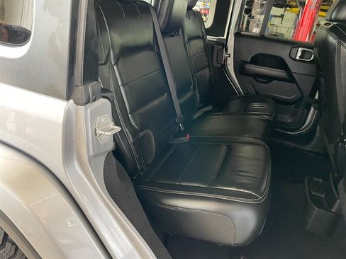 Used 2018 Jeep Wrangler Unlimited Sahara w/ Uconnect 4C Nav & Sound Group AWD/4WD image 25