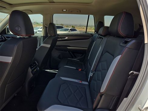 New 2025 Volkswagen Atlas Peak Edition SE image 15