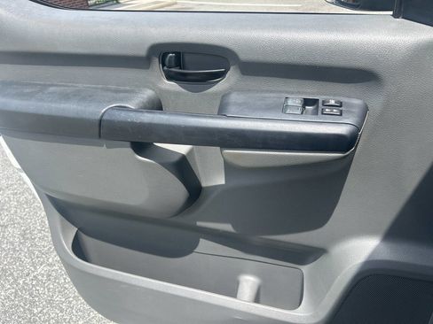 Used 2020 Nissan NV 2500 SV w/ Back Door Glass Package image 11