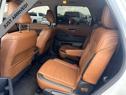 Certified 2025 Nissan Pathfinder Platinum AWD/4WD image 14