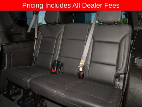 Used 2025 Chevrolet Suburban High Country AWD/4WD image 11