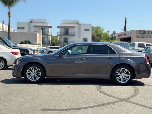Used 2015 Chrysler 300 Limited RWD image 10
