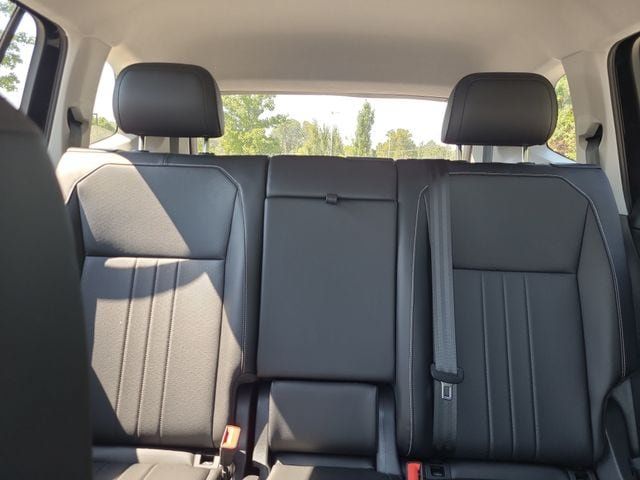 Used 2022 Volkswagen Tiguan SE FWD image 29