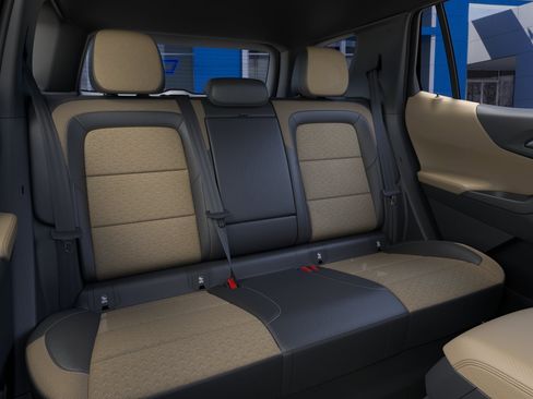 New 2026 Chevrolet Equinox ACTIV AWD/4WD image 19