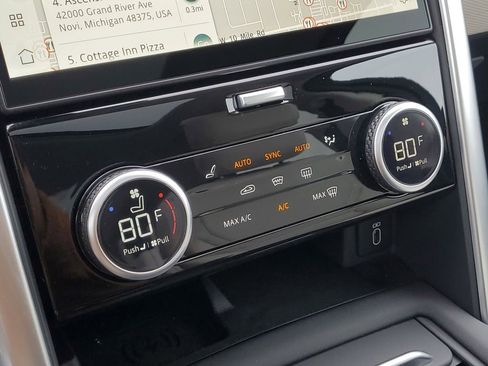 New 2026 Land Rover Discovery Dynamic SE AWD/4WD image 24