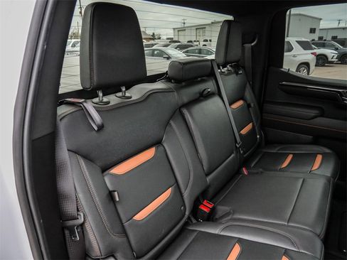 Used 2023 GMC Sierra 1500 AT4 image 24