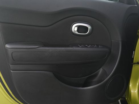 Used 2018 Kia Soul image 19
