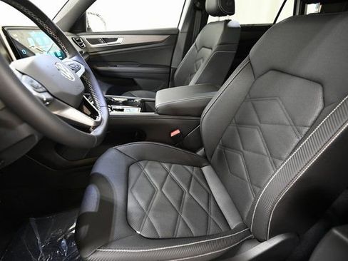 New 2026 Volkswagen Atlas Cross Sport SE image 7